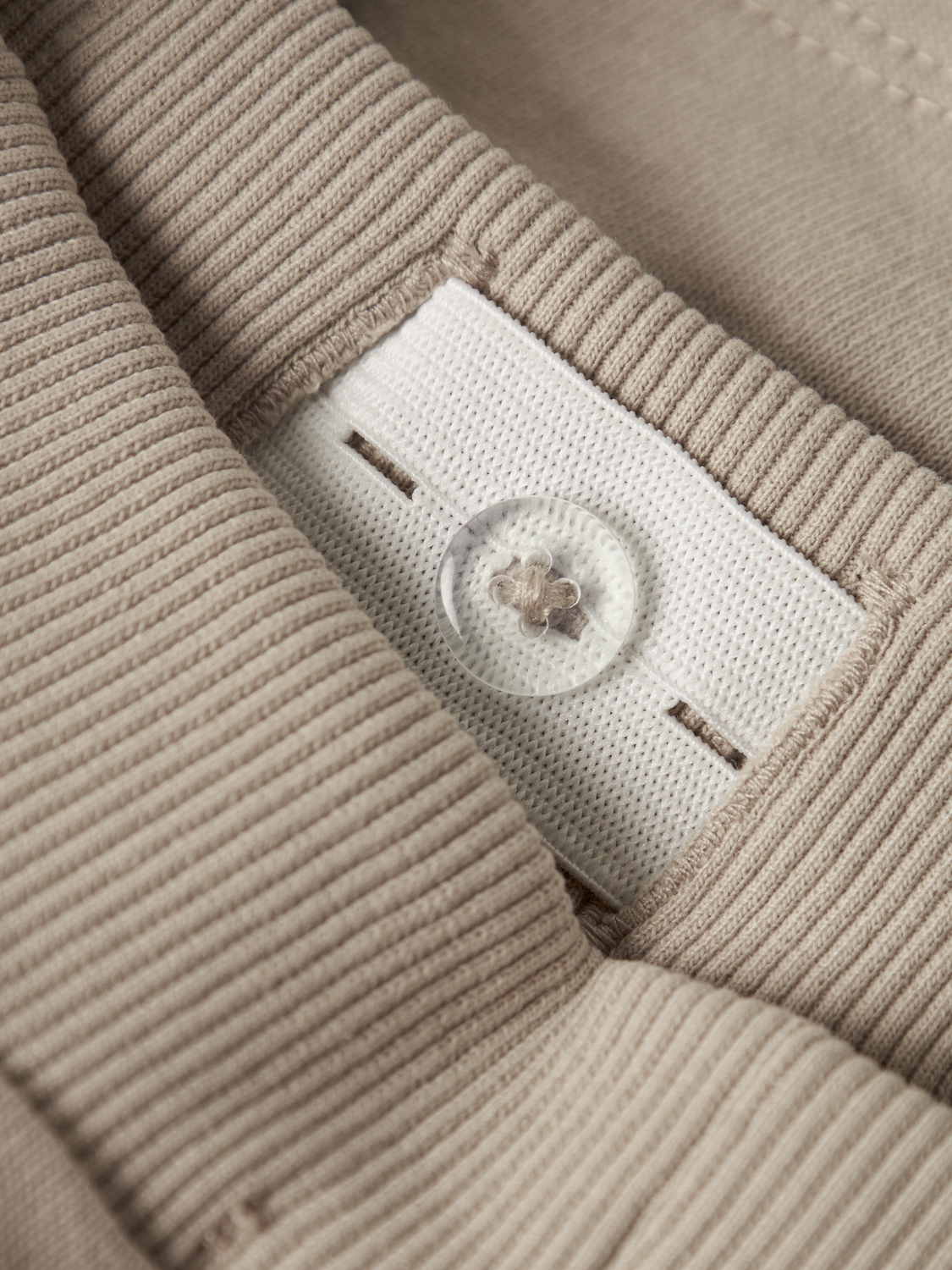 model_shot-front_full